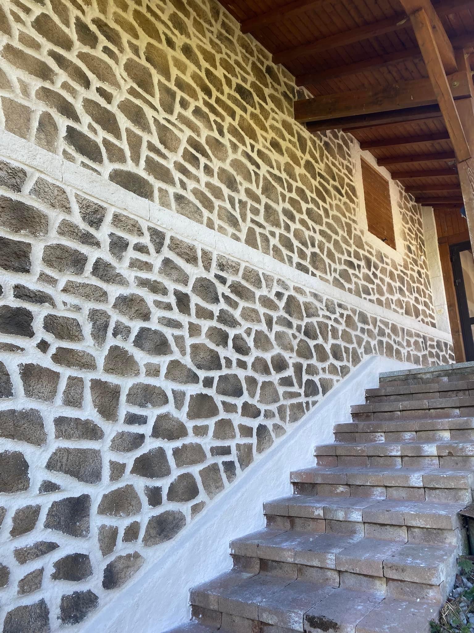 Mur extérieur enduit chaux naturelle écologique en PACA